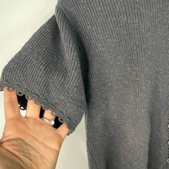 John P knit works 100% cotton made in Greece boxy cropped knit shirt - Picture 11 of 13